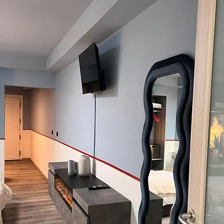 Le Del Cappello شقة